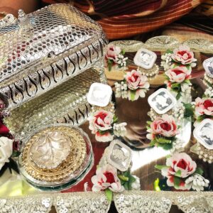 decorative elegent hamper