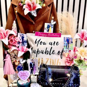 decorative elegent hamper