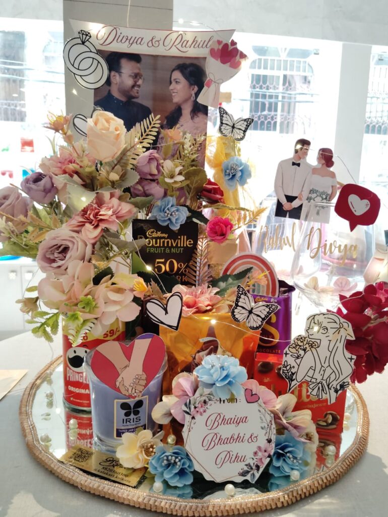 decorative elegent hamper