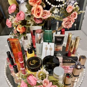 decorative elegent hamper